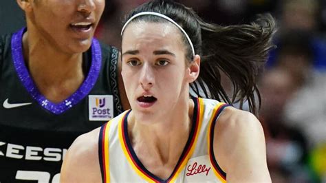 Caitlin Clark sets WNBA 3.